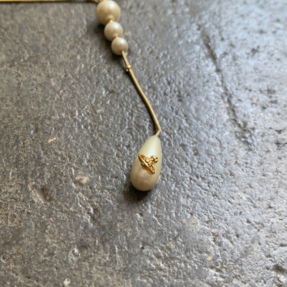 Vivienne Westwood Long High End Skattered Teardrop Pearl Necklace - Picture 8 of 10